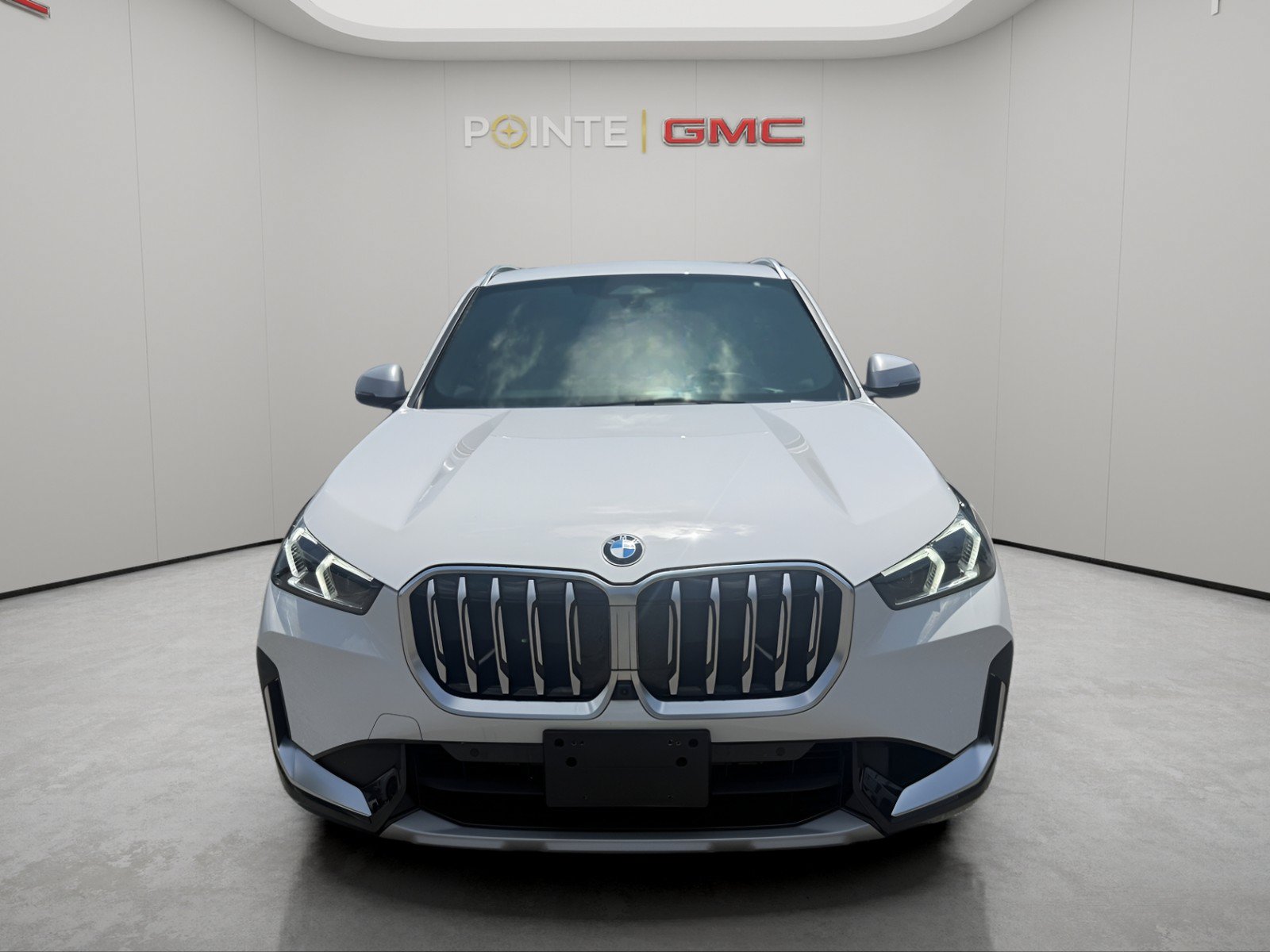 Used 2023 BMW X1 xDrive28i w/ Premium Package AWD/4WD image 9