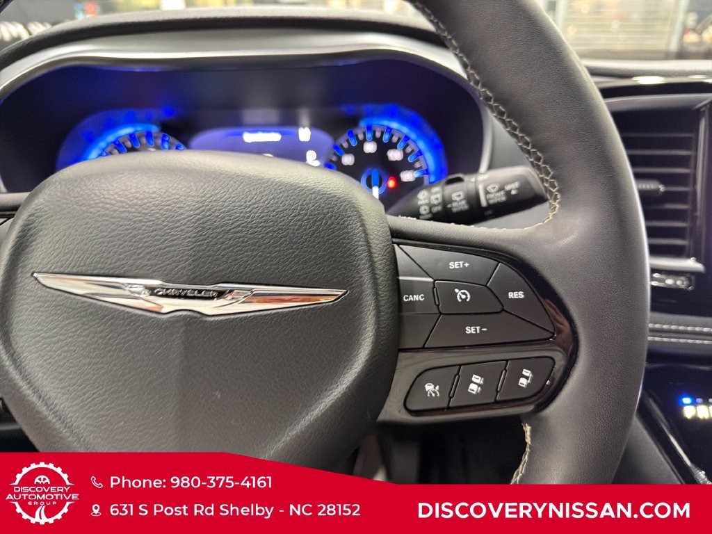 Used 2025 Chrysler Pacifica Limited FWD image 23