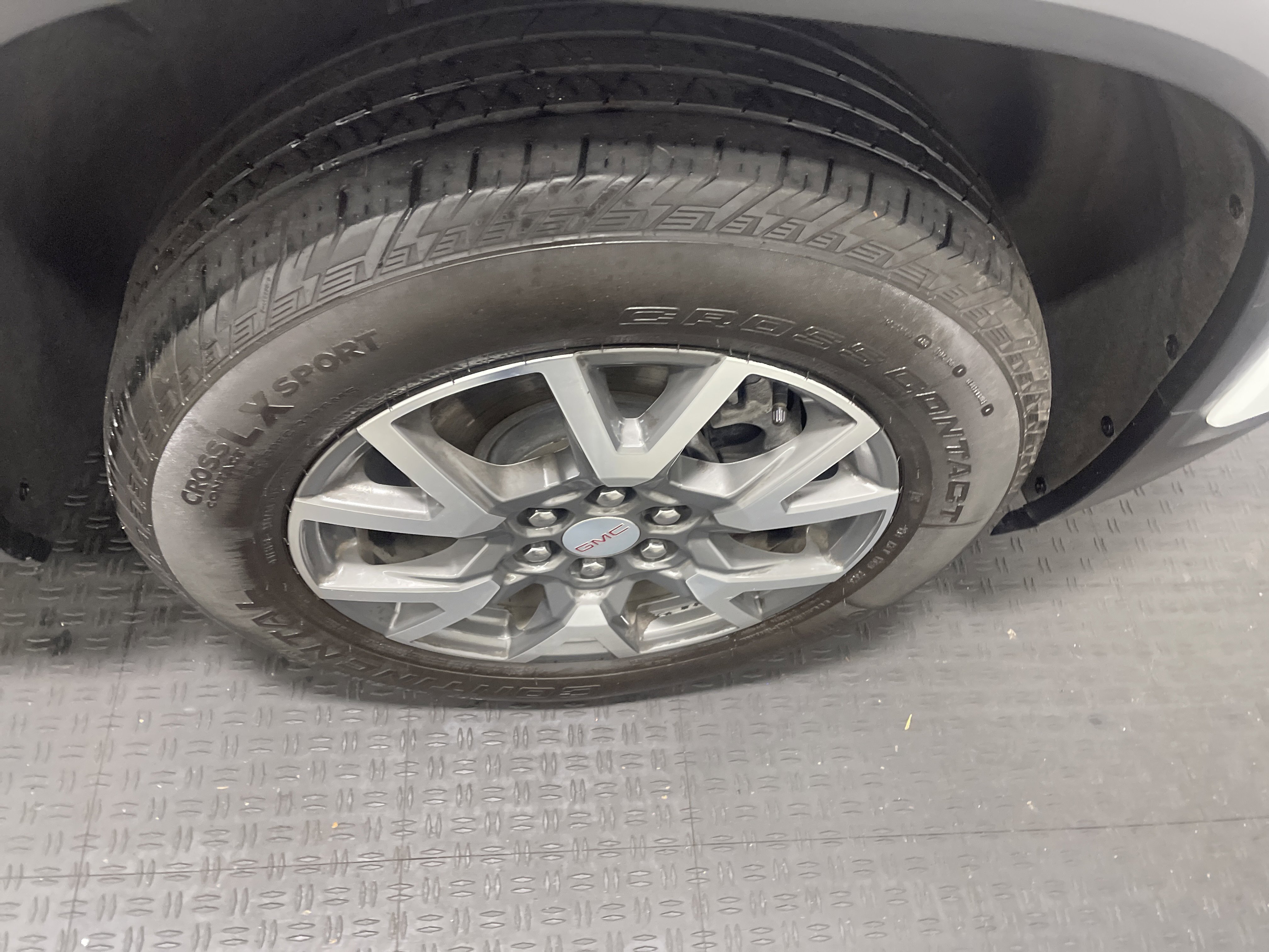 Used 2023 GMC Acadia SLE image 27