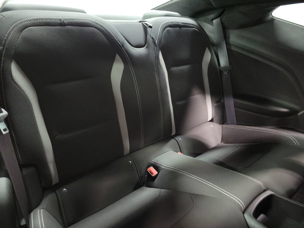 Used 2018 Chevrolet Camaro SS RWD image 29