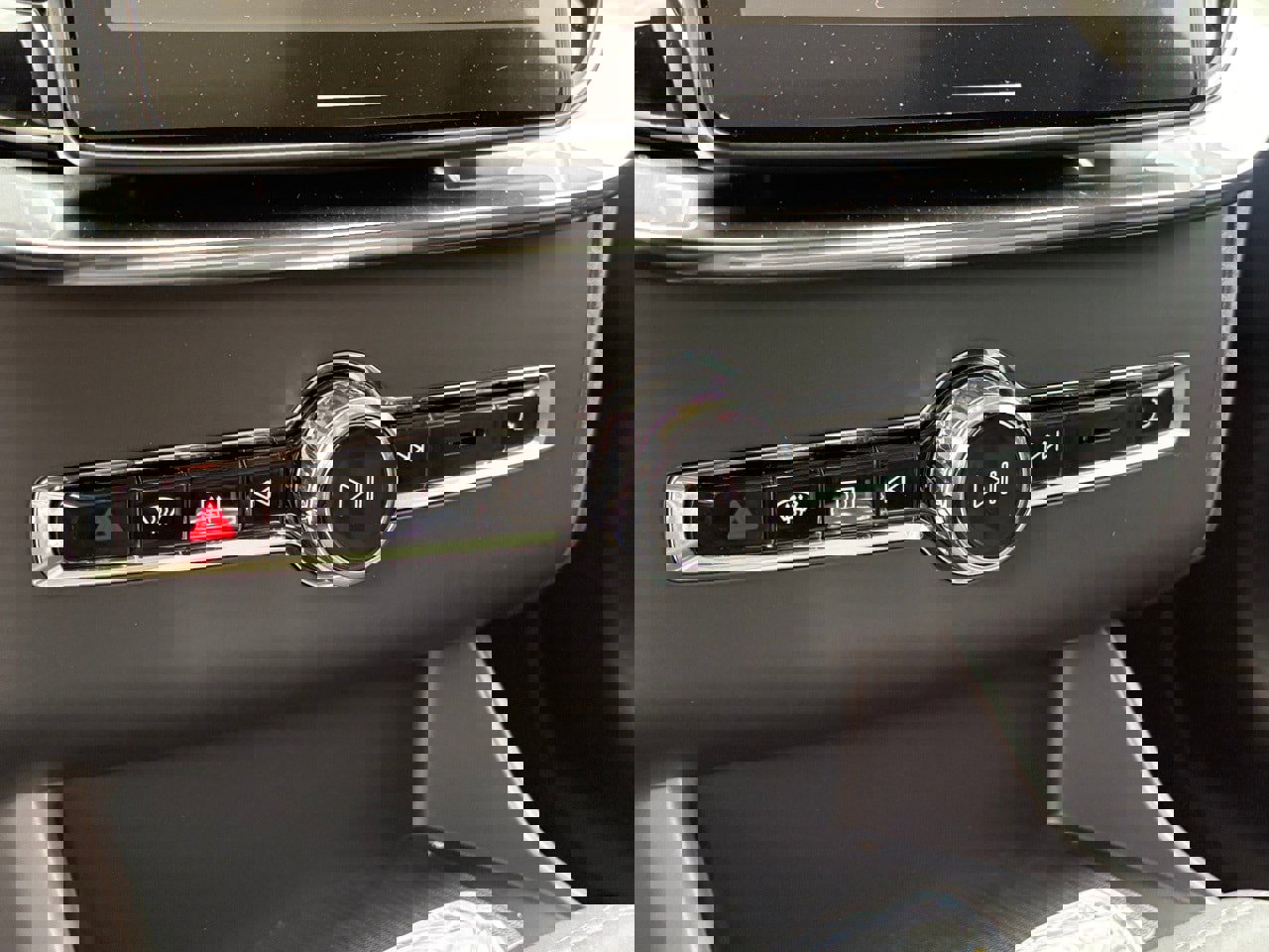 New 2026 Volvo XC90 B6 Ultra w/ Protection Package Premier image 16