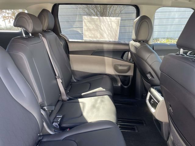 New 2026 Kia Carnival image 22