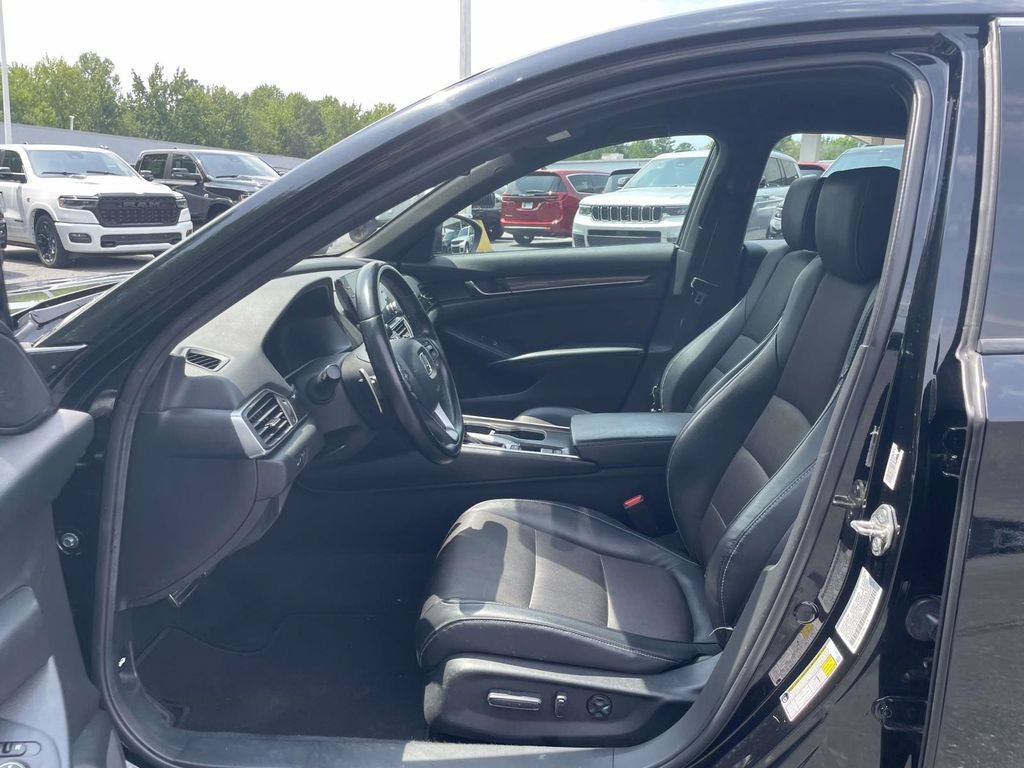 Used 2018 Honda Accord Sport image 27