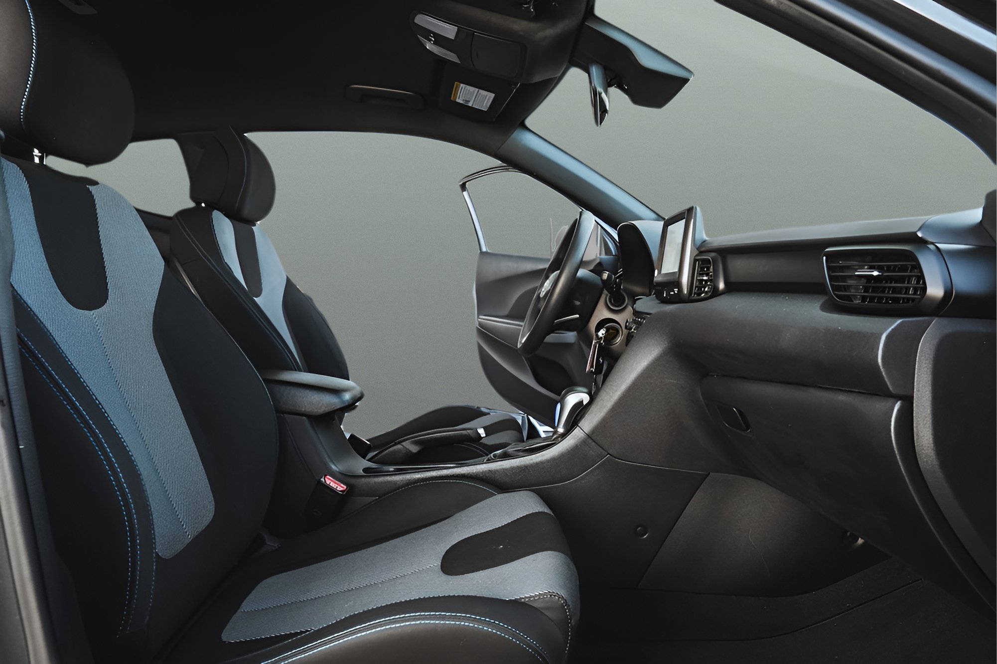 Used 2019 Hyundai Veloster 2.0 FWD image 12