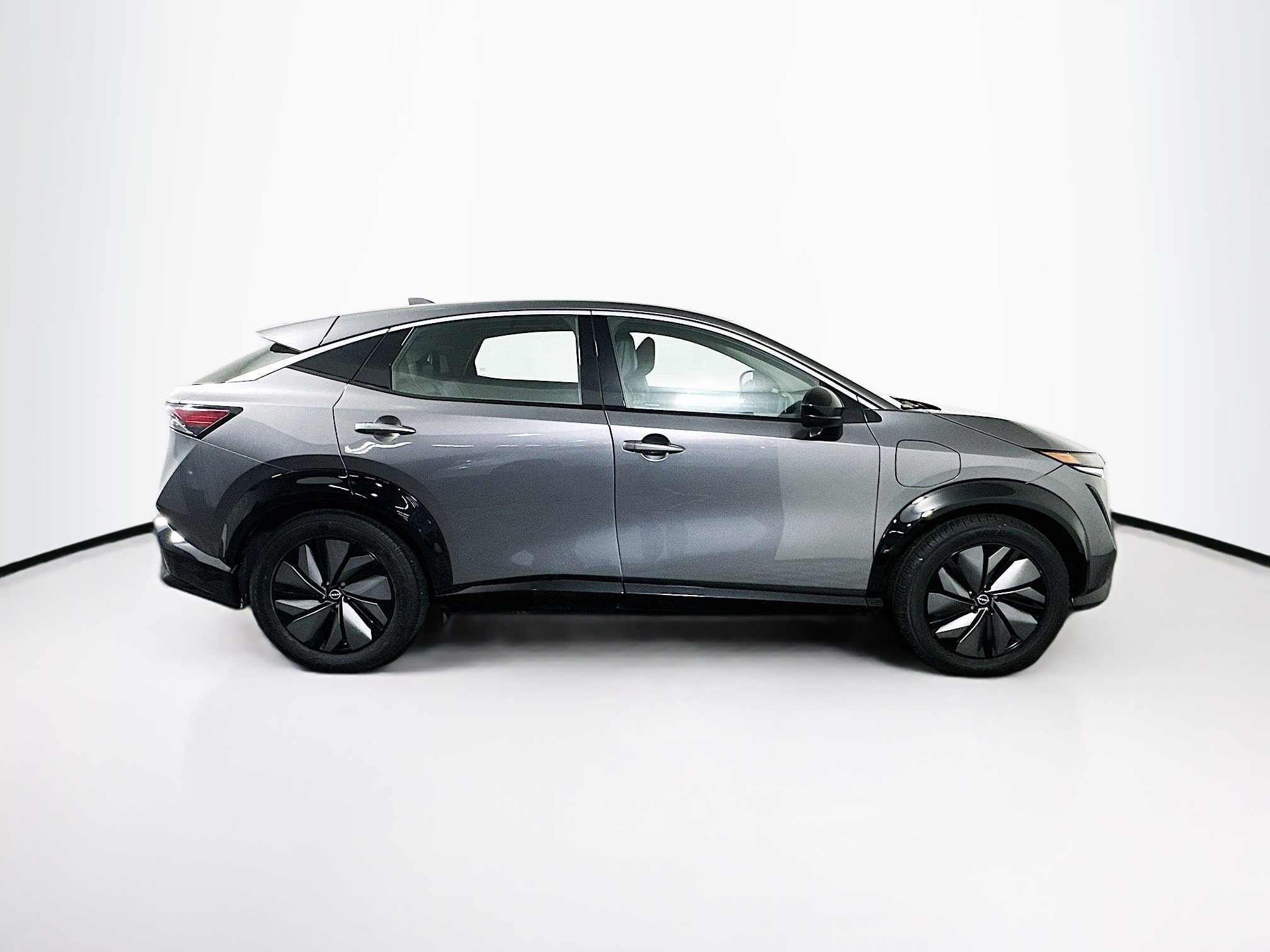 Used 2023 Nissan Ariya FWD image 10