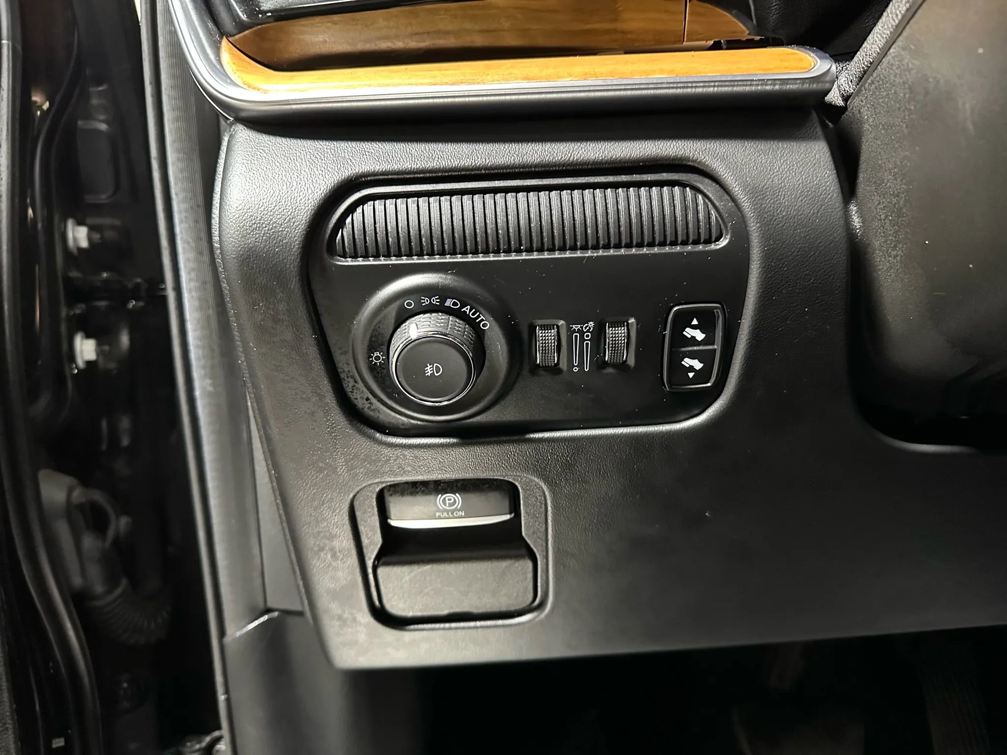 Used 2022 Jeep Grand Wagoneer Series III image 30