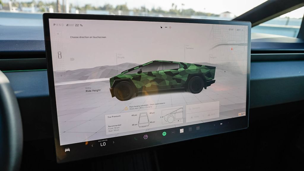 Used 2025 Tesla Cybertruck AWD Crew Cab image 28