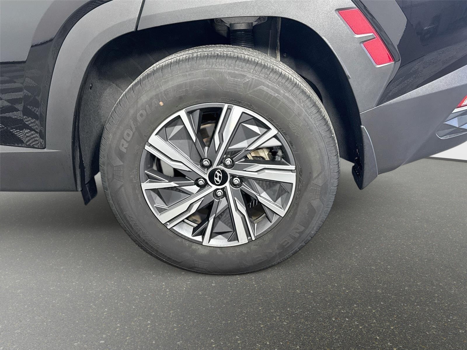 Certified 2024 Hyundai Tucson Blue AWD/4WD image 31