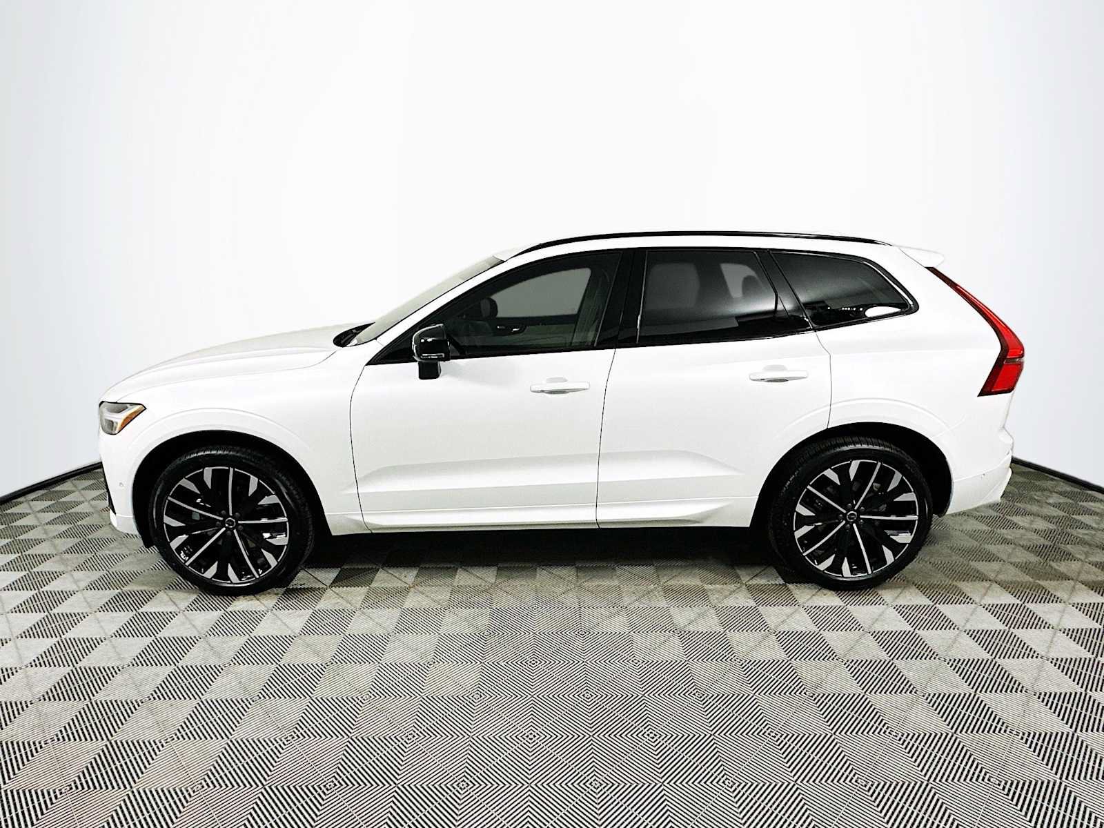 New 2026 Volvo XC60 B5 Ultra w/ Climate Package PRO AWD/4WD image 4