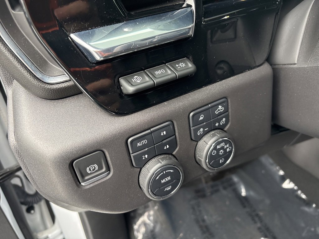 Used 2024 Chevrolet Silverado 1500 High Country w/ Technology Package image 22