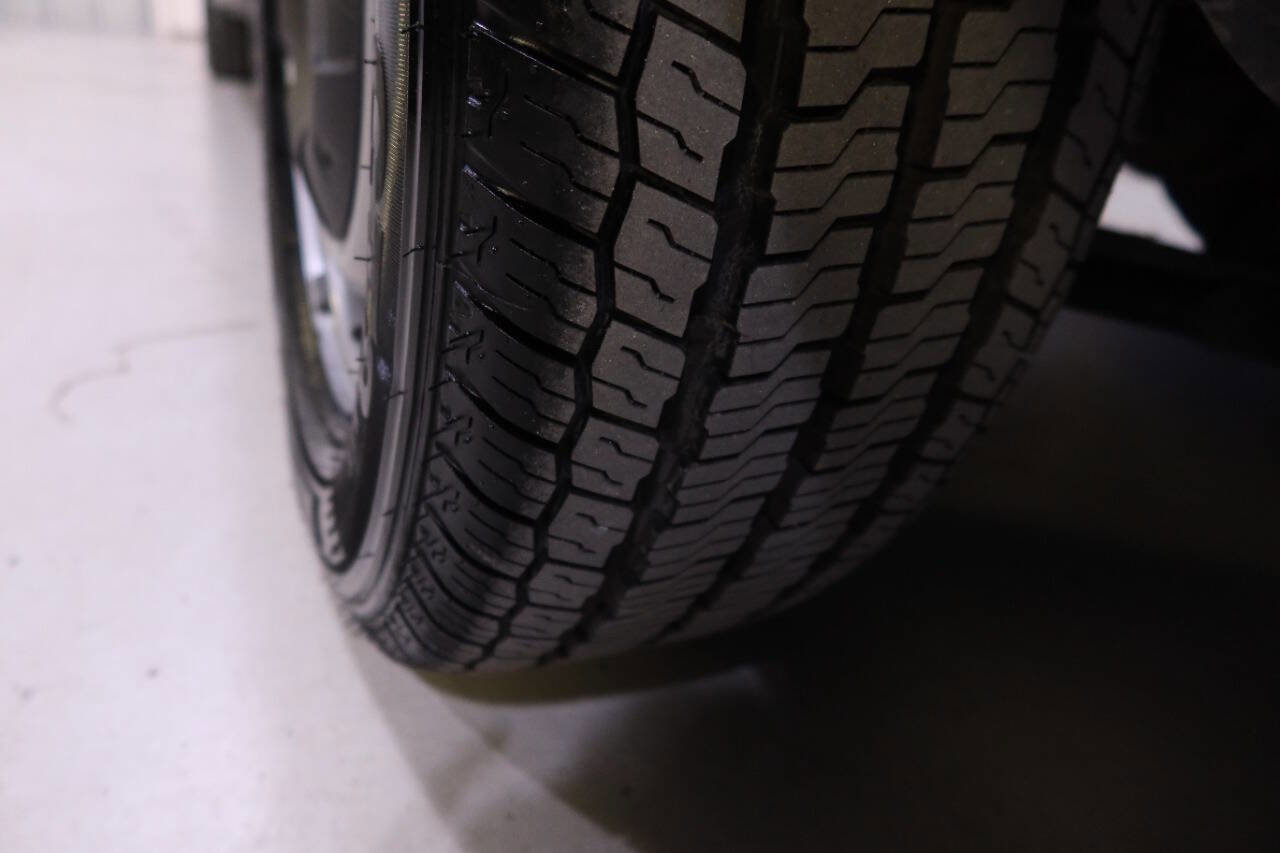 Used 2016 Ford Transit 350 XL image 39