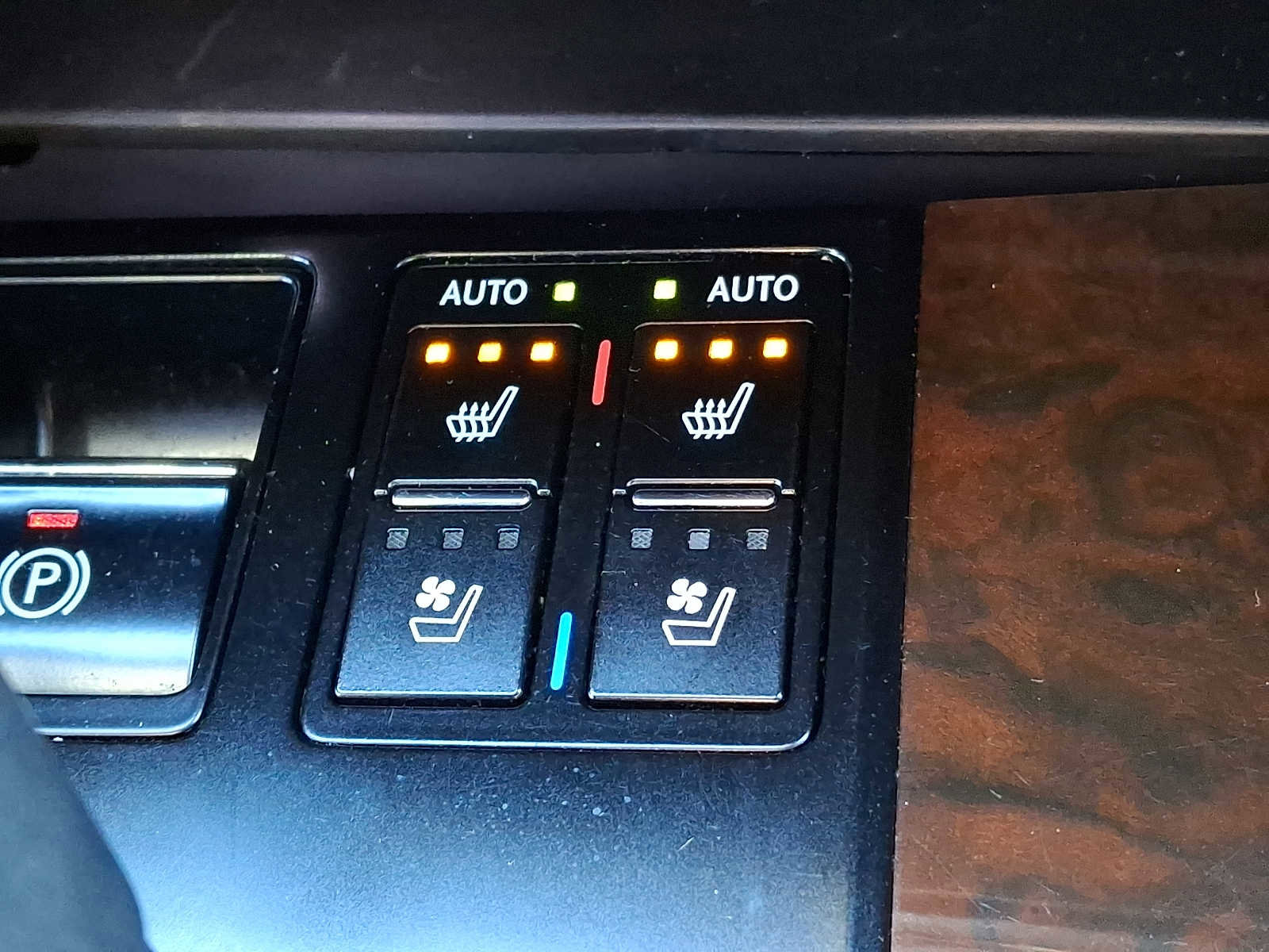 Used 2019 Lexus RX 450h AWD w/ Navigation Package image 21