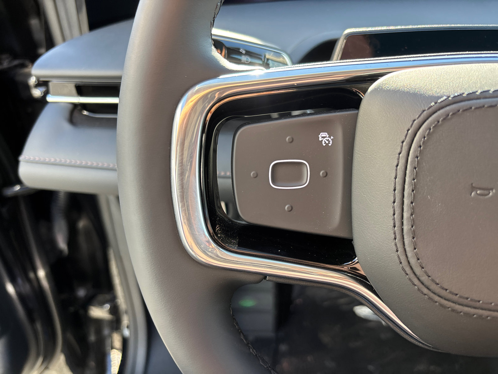 New 2026 Lincoln Nautilus Reserve w/ Jet Appearance Package image 17