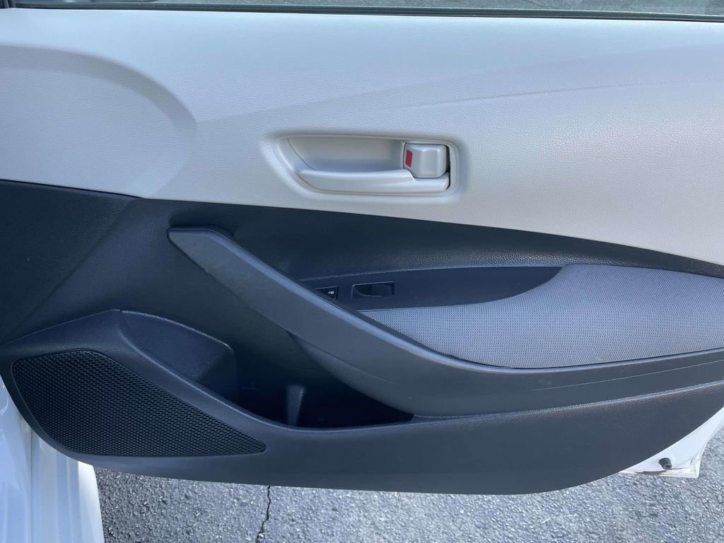 Used 2025 Toyota Corolla LE image 43