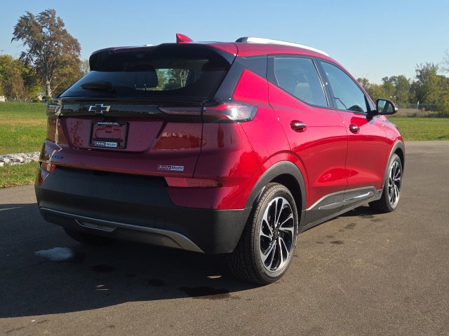 Used 2023 Chevrolet Bolt EUV Premier w/ Sun & Sound Package FWD image 7