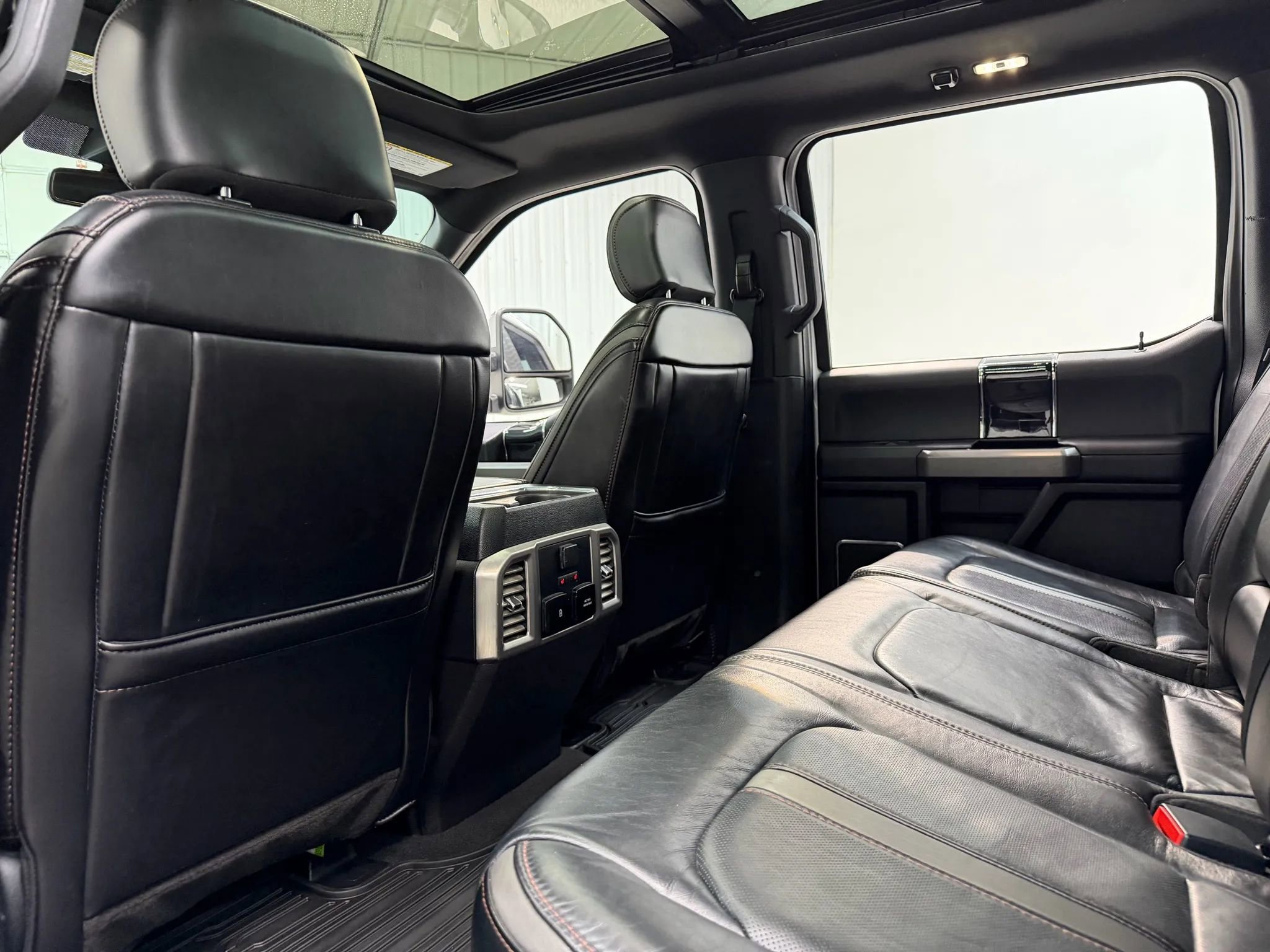 Used 2021 Ford F450 Platinum w/ FX4 Off-Road Package image 16