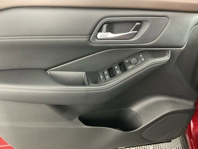 Used 2023 Nissan Rogue SV w/ SV Premium B Package image 7