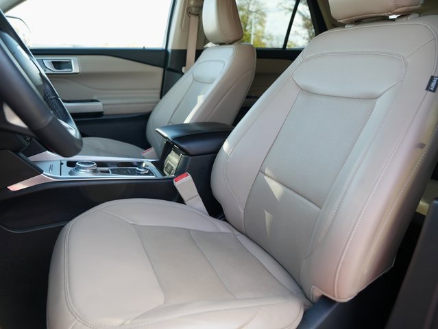Used 2023 Ford Explorer Limited image 14