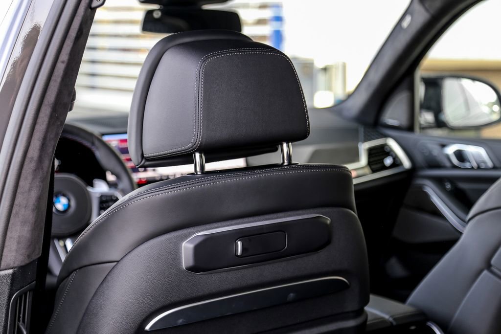 New 2026 BMW X7 M60i image 21