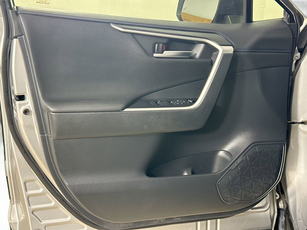Used 2019 Toyota RAV4 XSE image 16