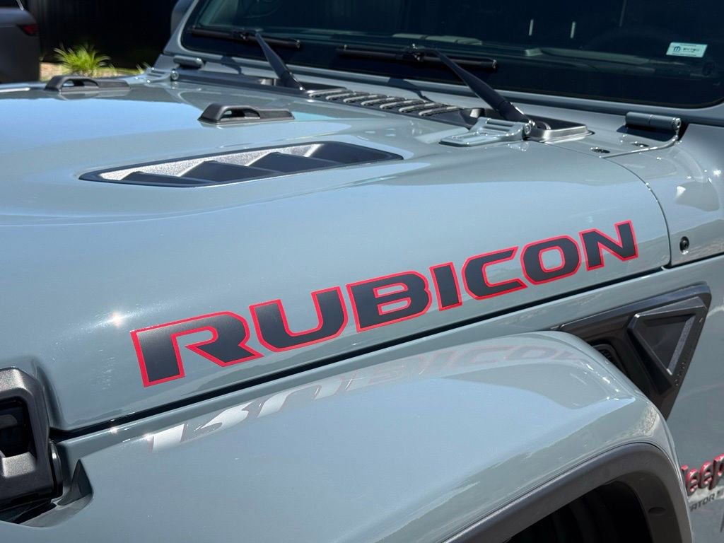 Used 2025 Jeep Gladiator Rubicon AWD/4WD image 5
