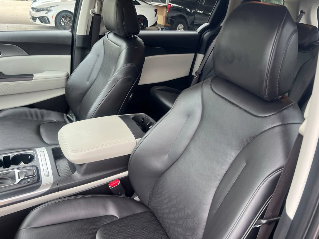 Certified 2022 Kia Carnival LX FWD image 5