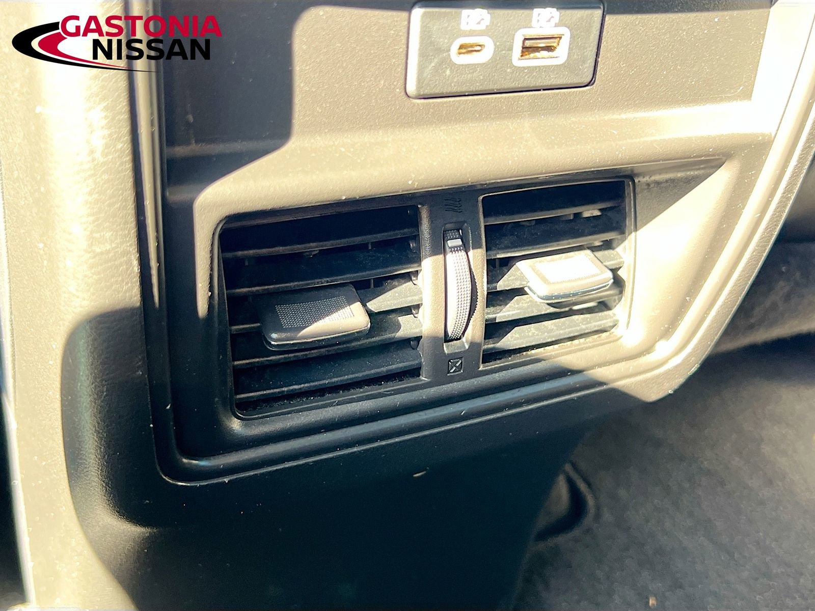 Used 2022 Nissan Murano SV w/ SV Midnight Edition Package image 34