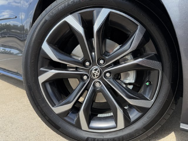Used 2025 Toyota Sienna Platinum FWD image 9