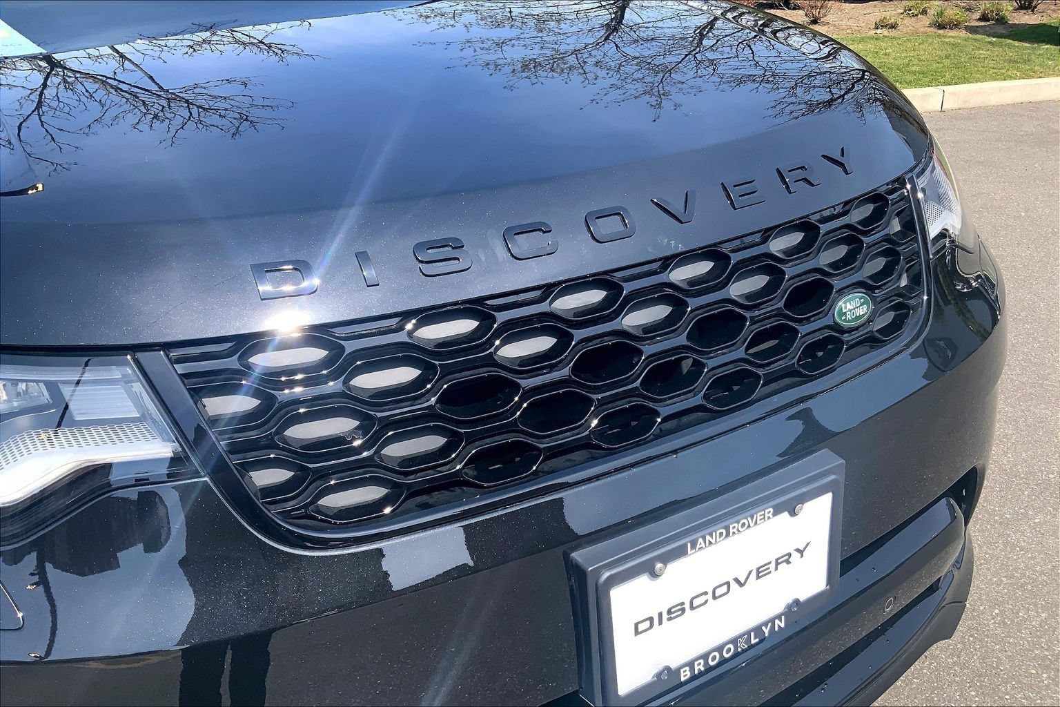 Certified 2025 Land Rover Discovery Dynamic SE AWD/4WD image 30