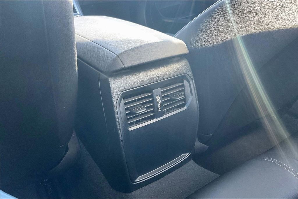 Used 2025 BMW 230i xDrive Coupe w/ Premium Package image 10