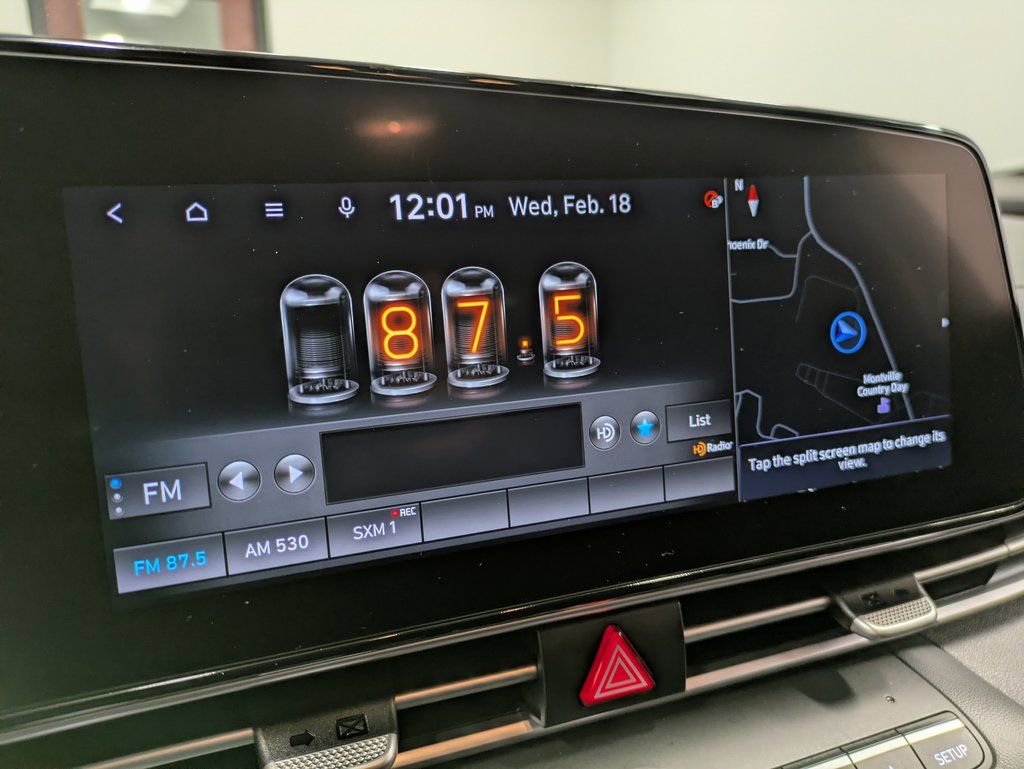 Used 2023 Hyundai Elantra SEL w/ Convenience Package image 11