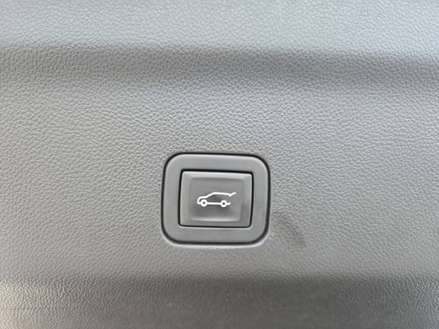 Used 2023 Cadillac Escalade Sport Platinum RWD image 38