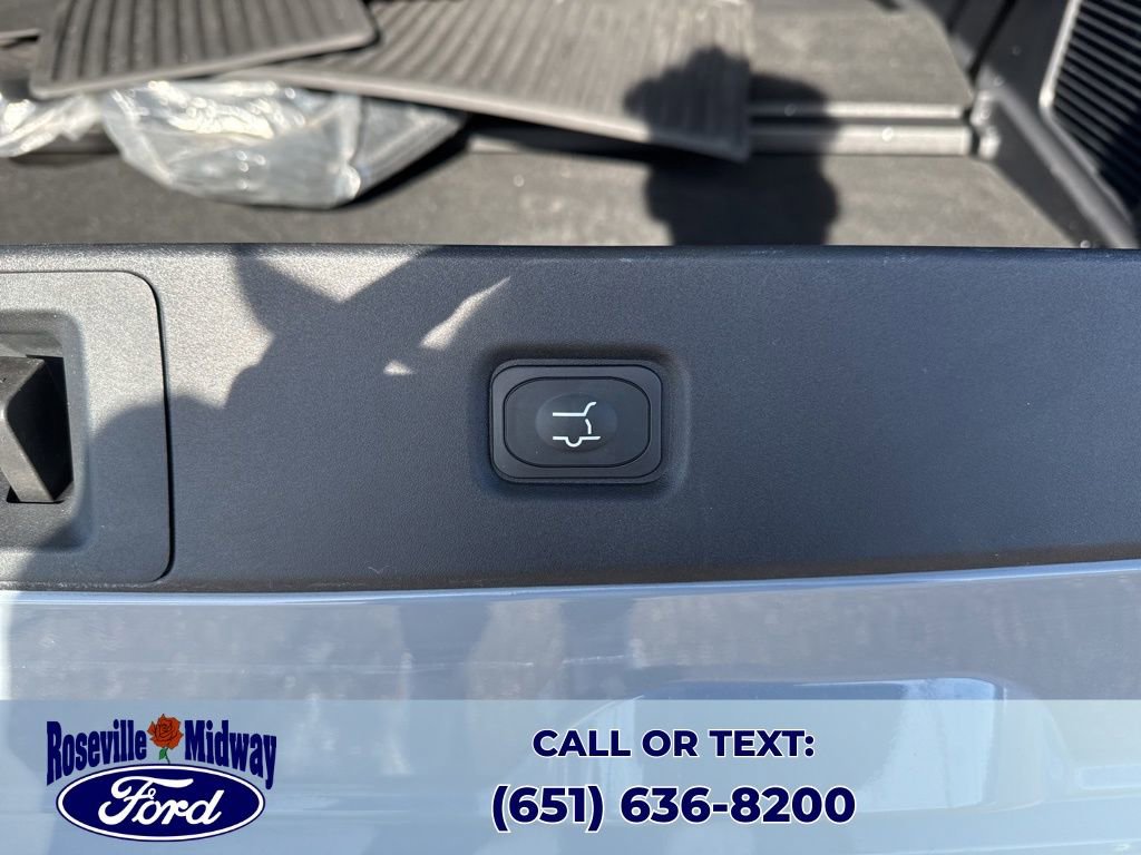 Used 2025 Ford Expedition Platinum image 53
