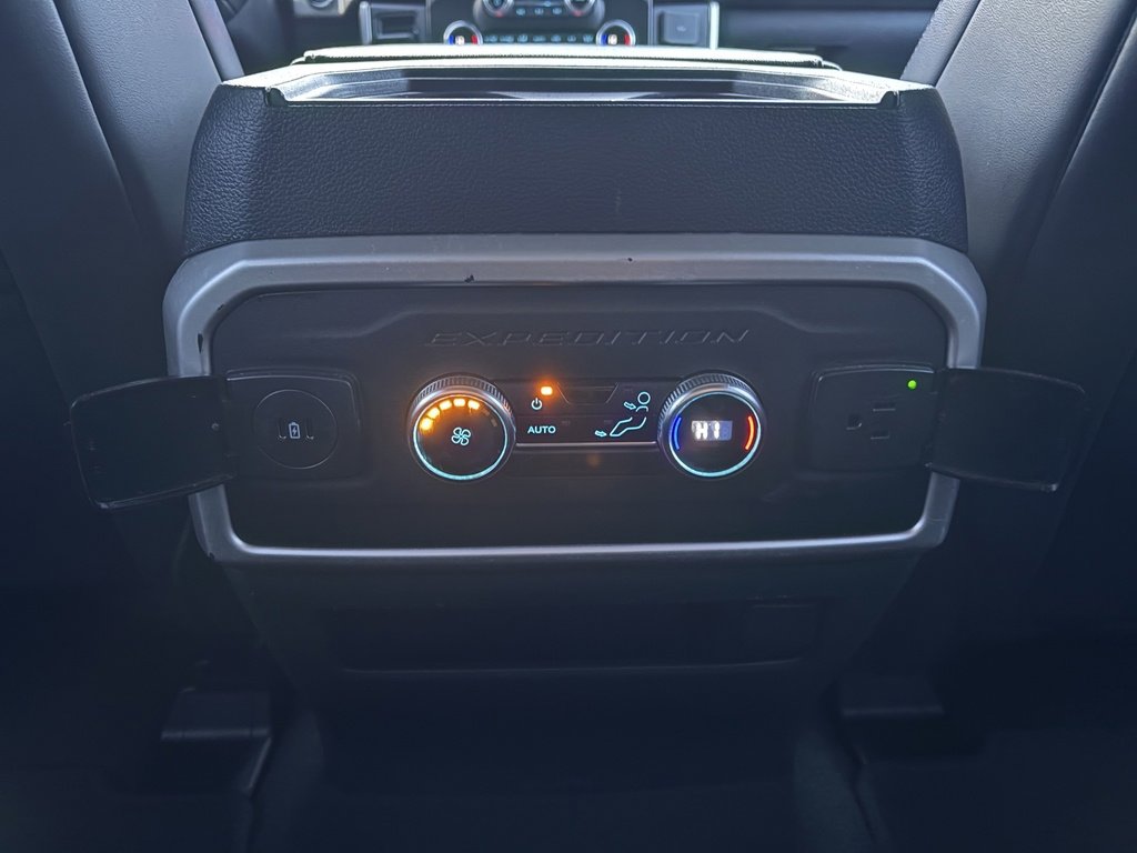 Certified 2024 Ford Expedition XLT image 40