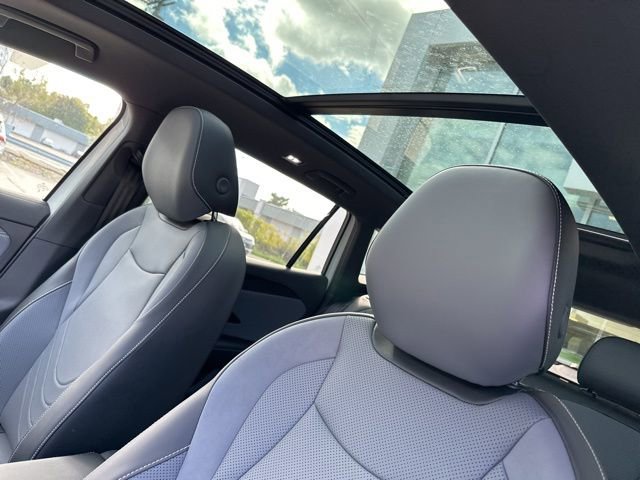 New 2025 Volkswagen Tiguan SE R-Line image 13