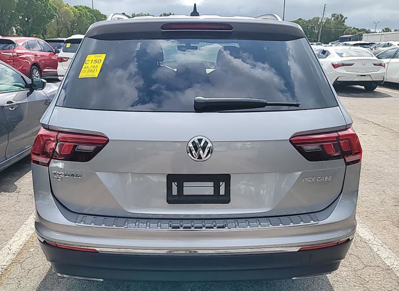 Used 2021 Volkswagen Tiguan SE FWD image 4