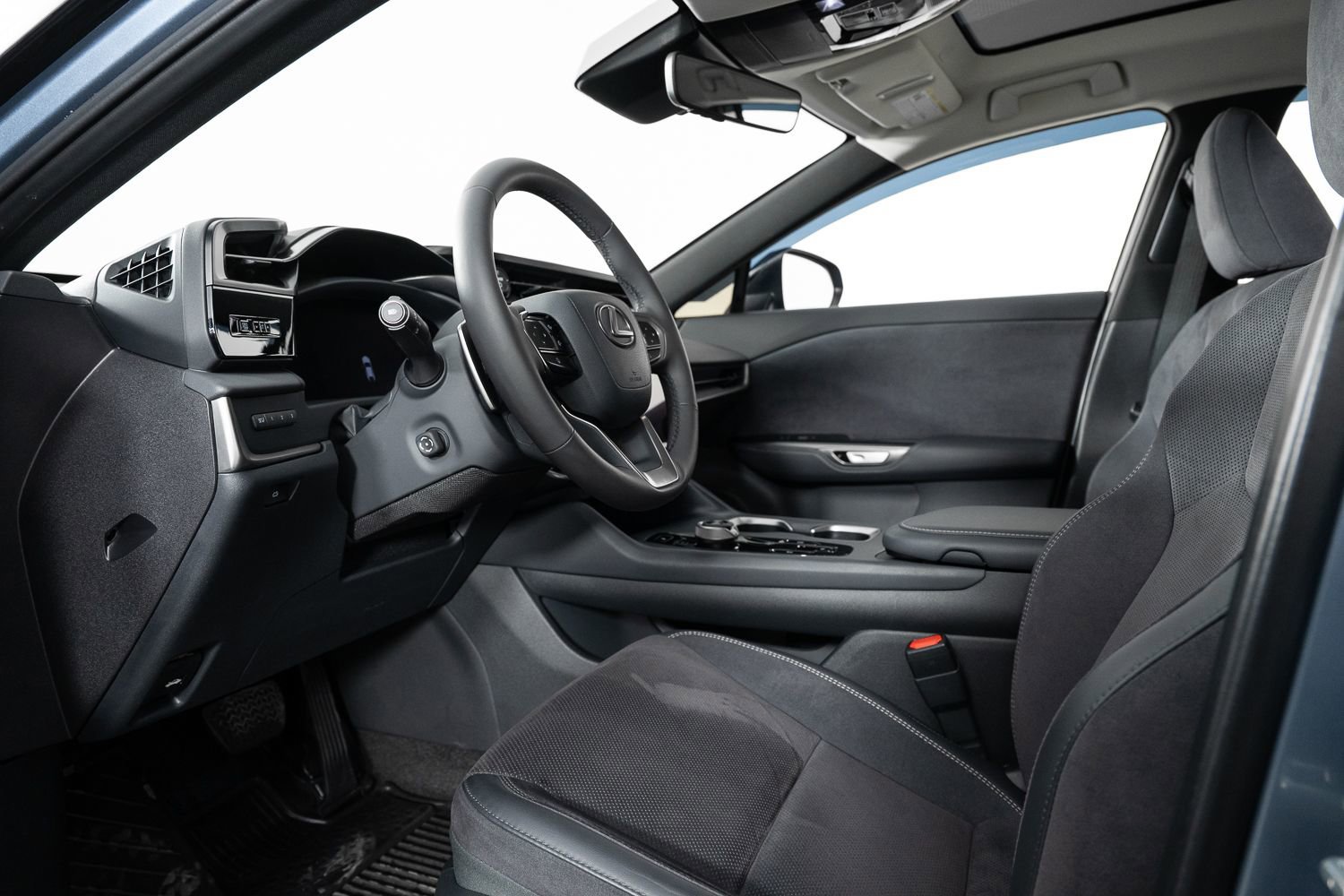 Used 2023 Lexus RZ 450e Premium w/ Accessory Package (2T) image 15