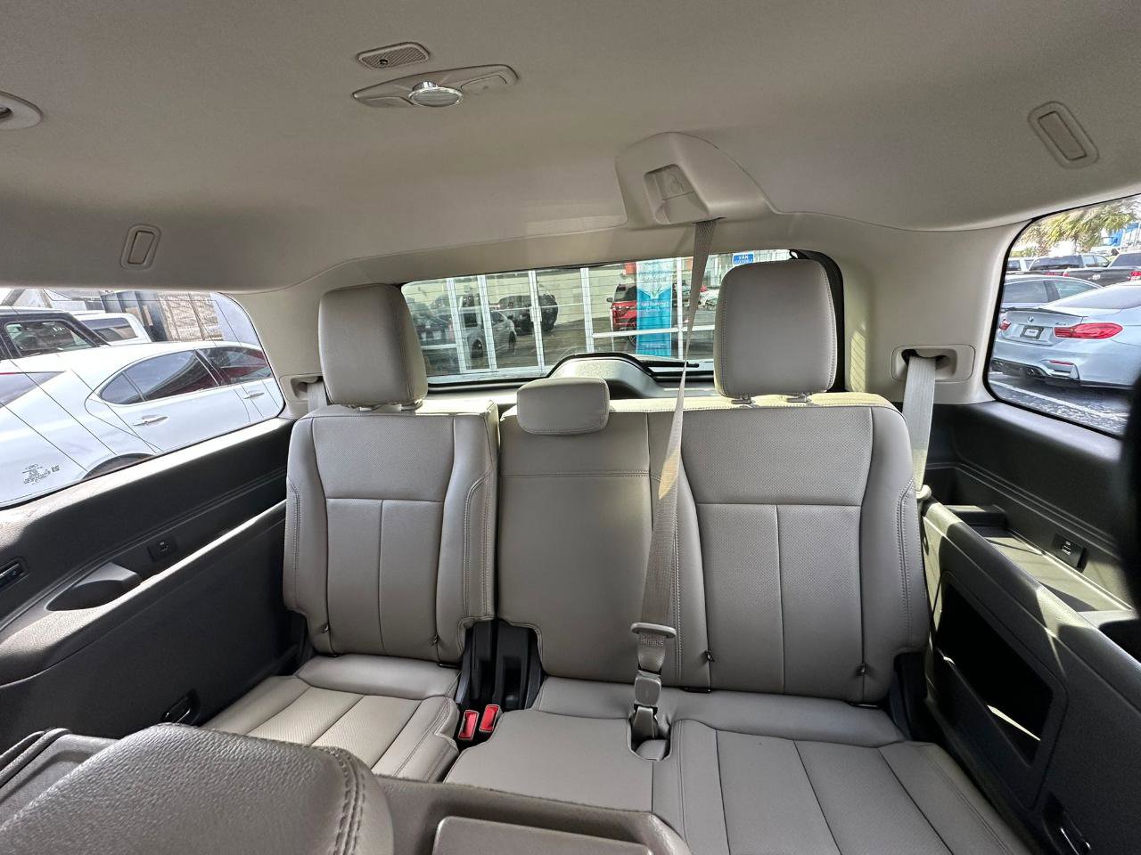 Used 2018 Ford Expedition XLT w/ Equipment Group 202A RWD image 16