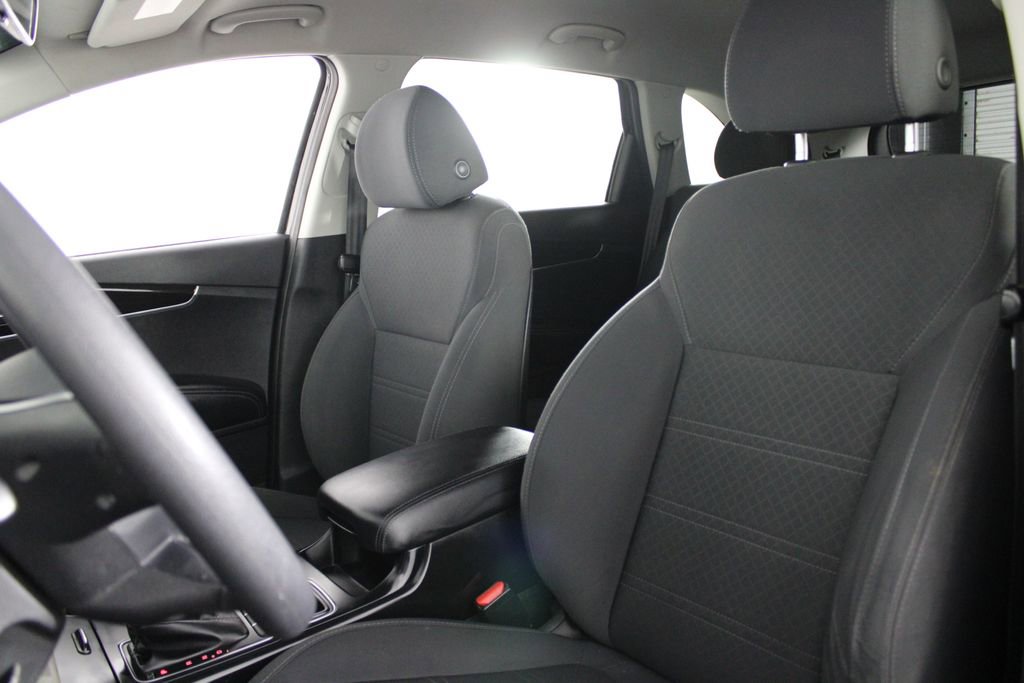 Used 2020 Kia Sorento LX image 17