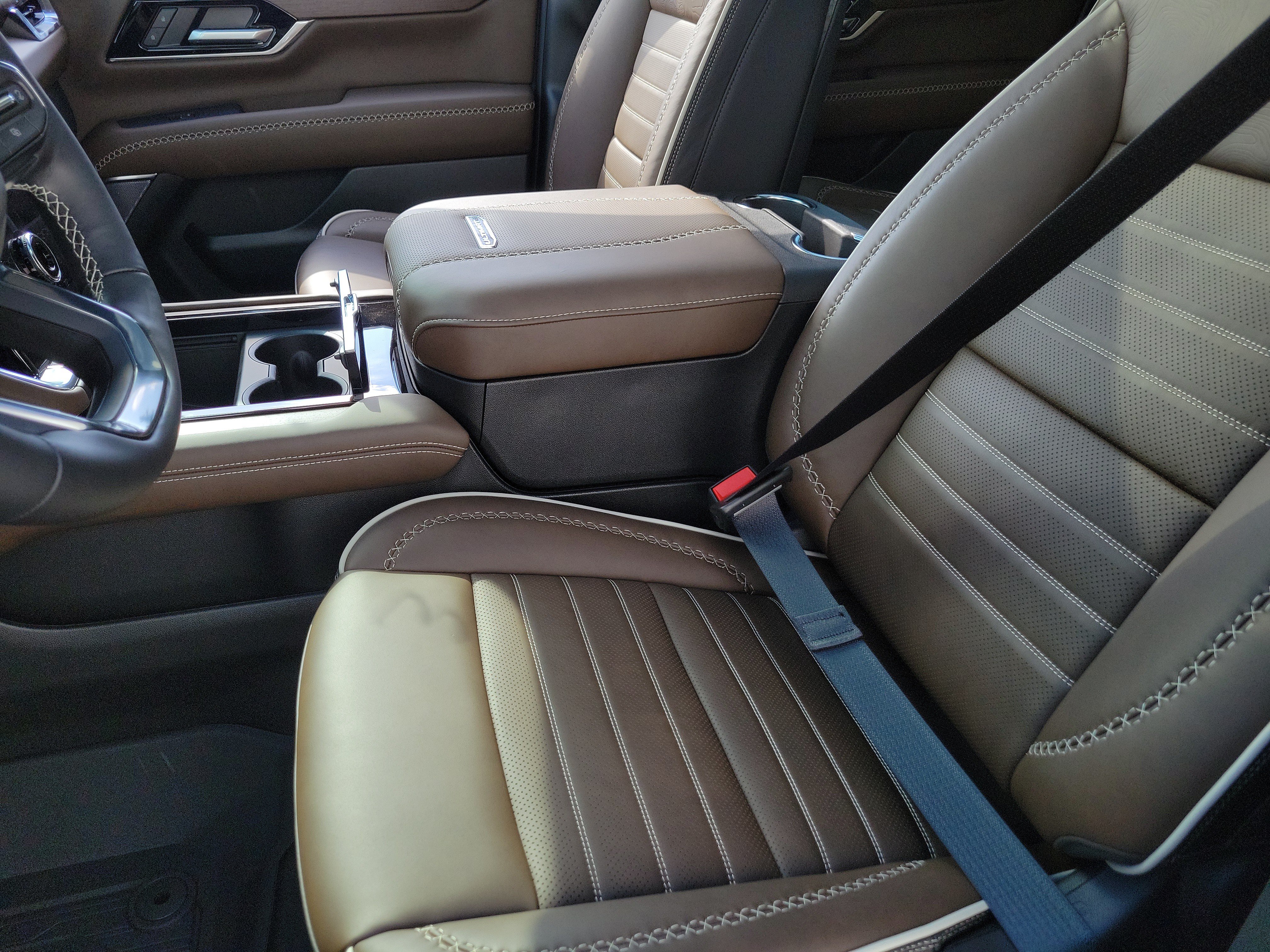 New 2026 GMC Yukon XL Denali Ultimate AWD/4WD image 23