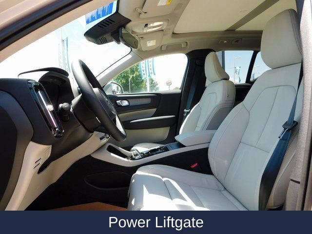 New 2025 Volvo XC40 B5 Ultra w/ Protection Package image 15