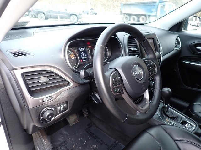 Used 2019 Jeep Cherokee Latitude Plus w/ Cold Weather Group image 15