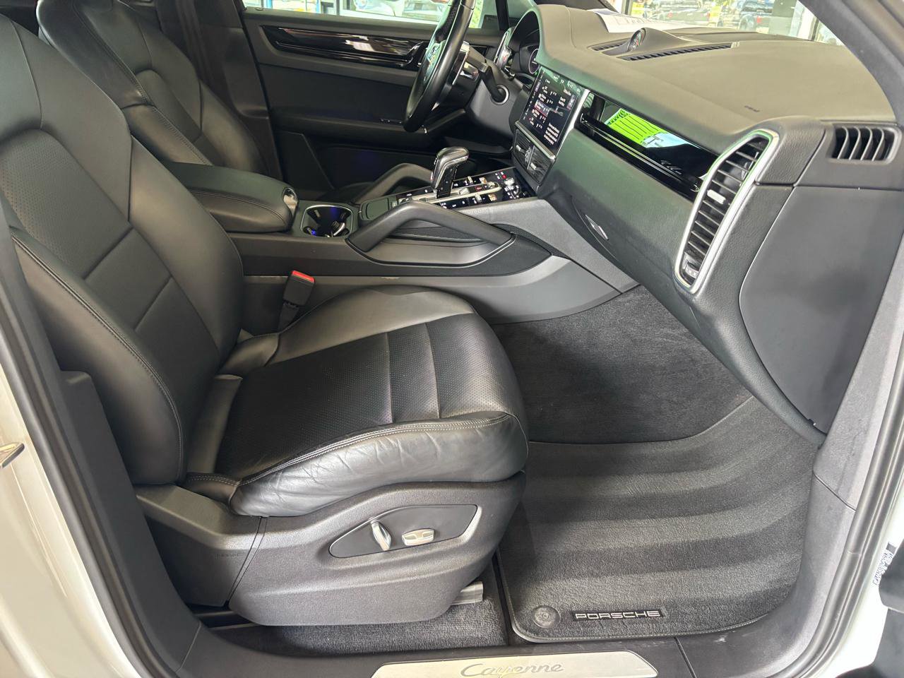Used 2019 Porsche Cayenne AWD/4WD image 20