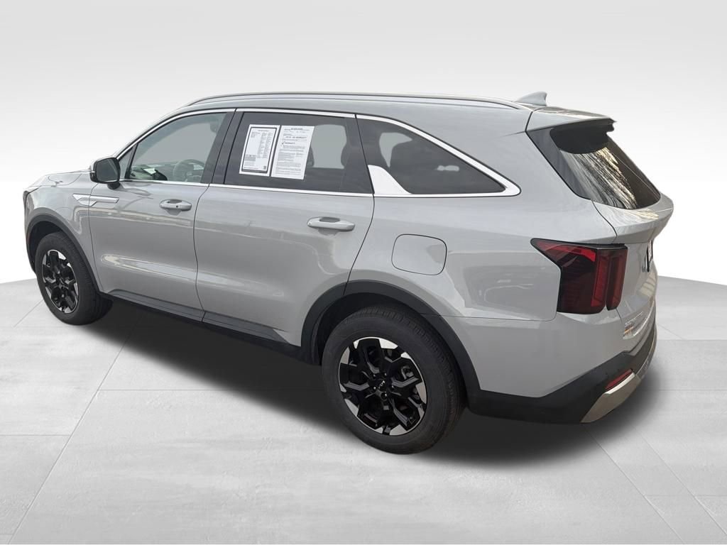 Certified 2025 Kia Sorento S image 7