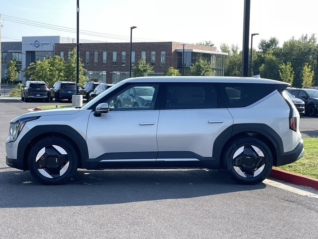 New 2026 Kia EV9 Light image 7
