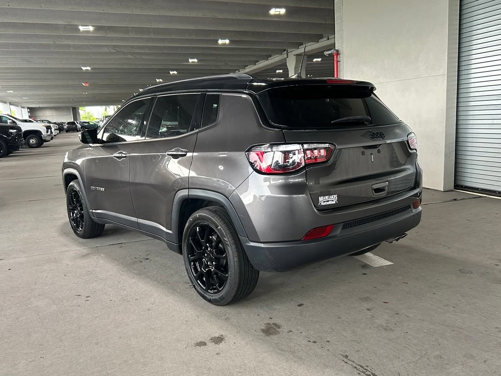 Used 2022 Jeep Compass Latitude FWD image 3