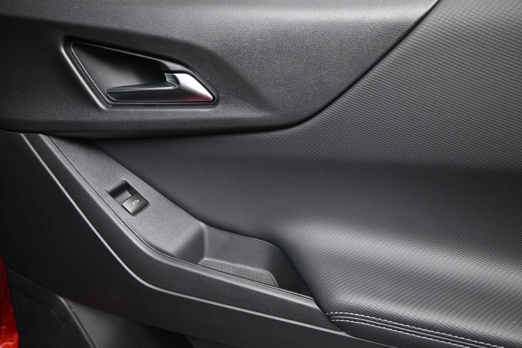 New 2026 Chevrolet Equinox LT w/ Convenience Package II FWD image 21