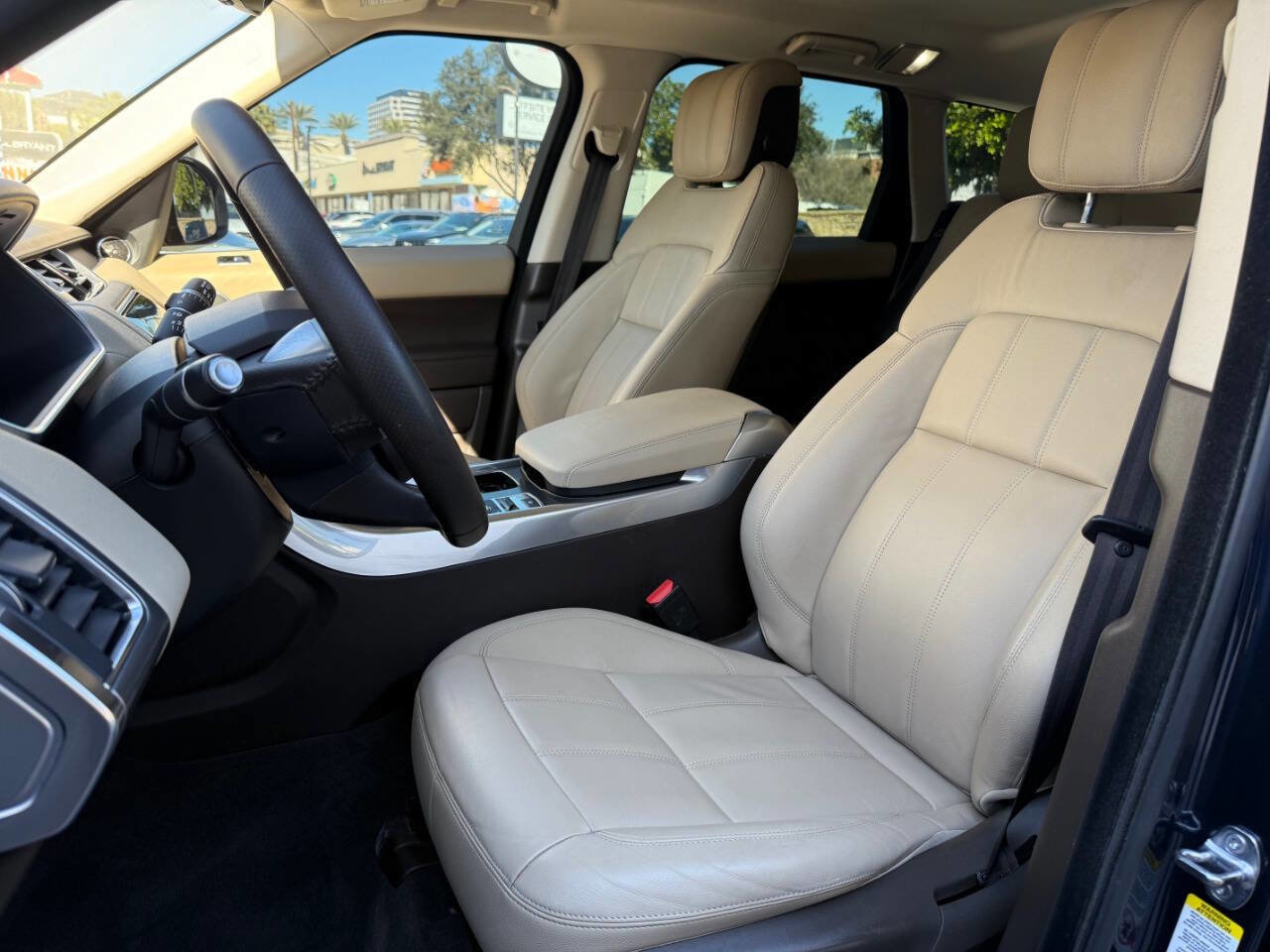 Used 2019 Land Rover Range Rover Sport SE image 23