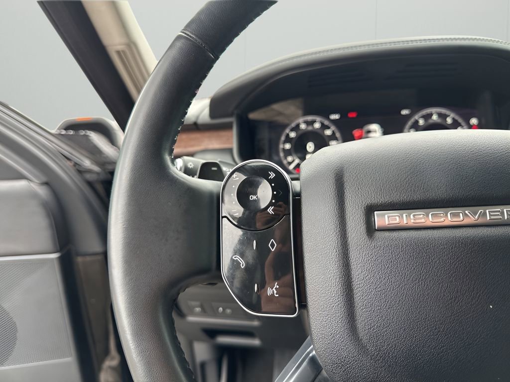 Used 2020 Land Rover Discovery HSE Luxury image 25