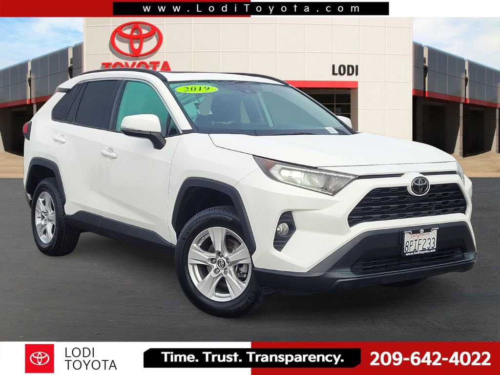 Used 2019 Toyota RAV4 XLE w/ Carpet Mat Package image 1